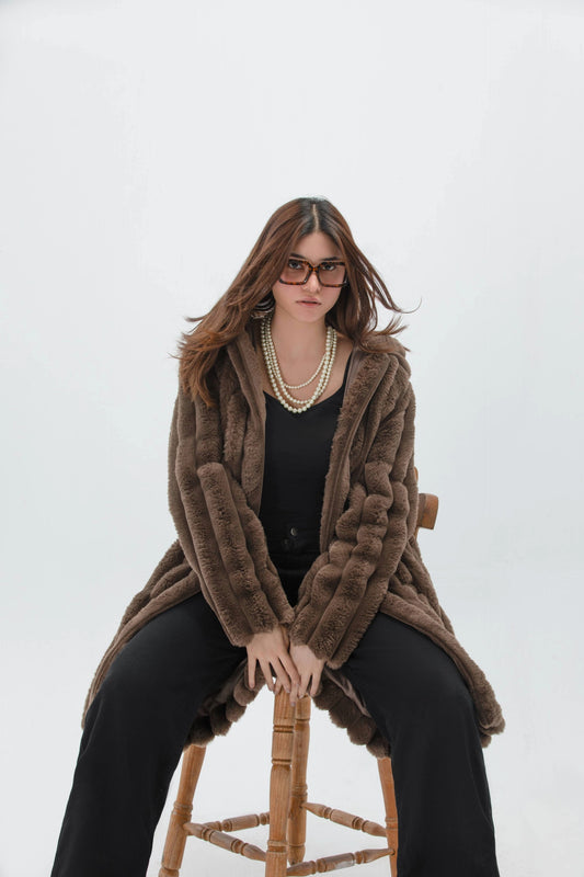 معطف ملكي طويل من القطيفة