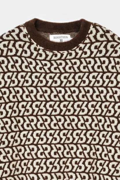 سترة بنمط متكرر مميز