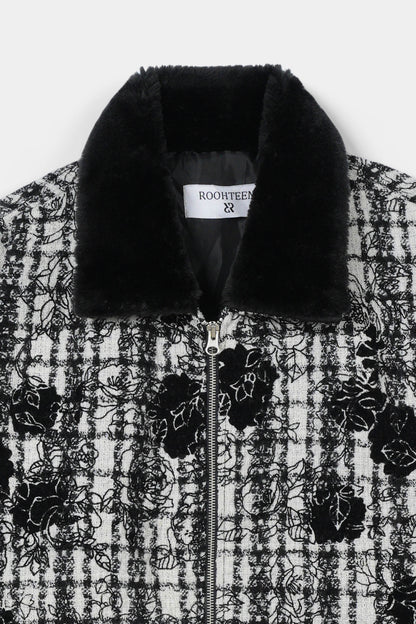 جاكيت جاكار فاخر من بتلات سوداء