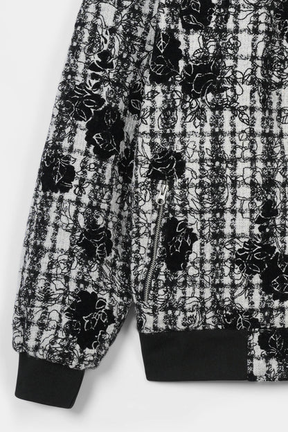 جاكيت جاكار فاخر من بتلات سوداء