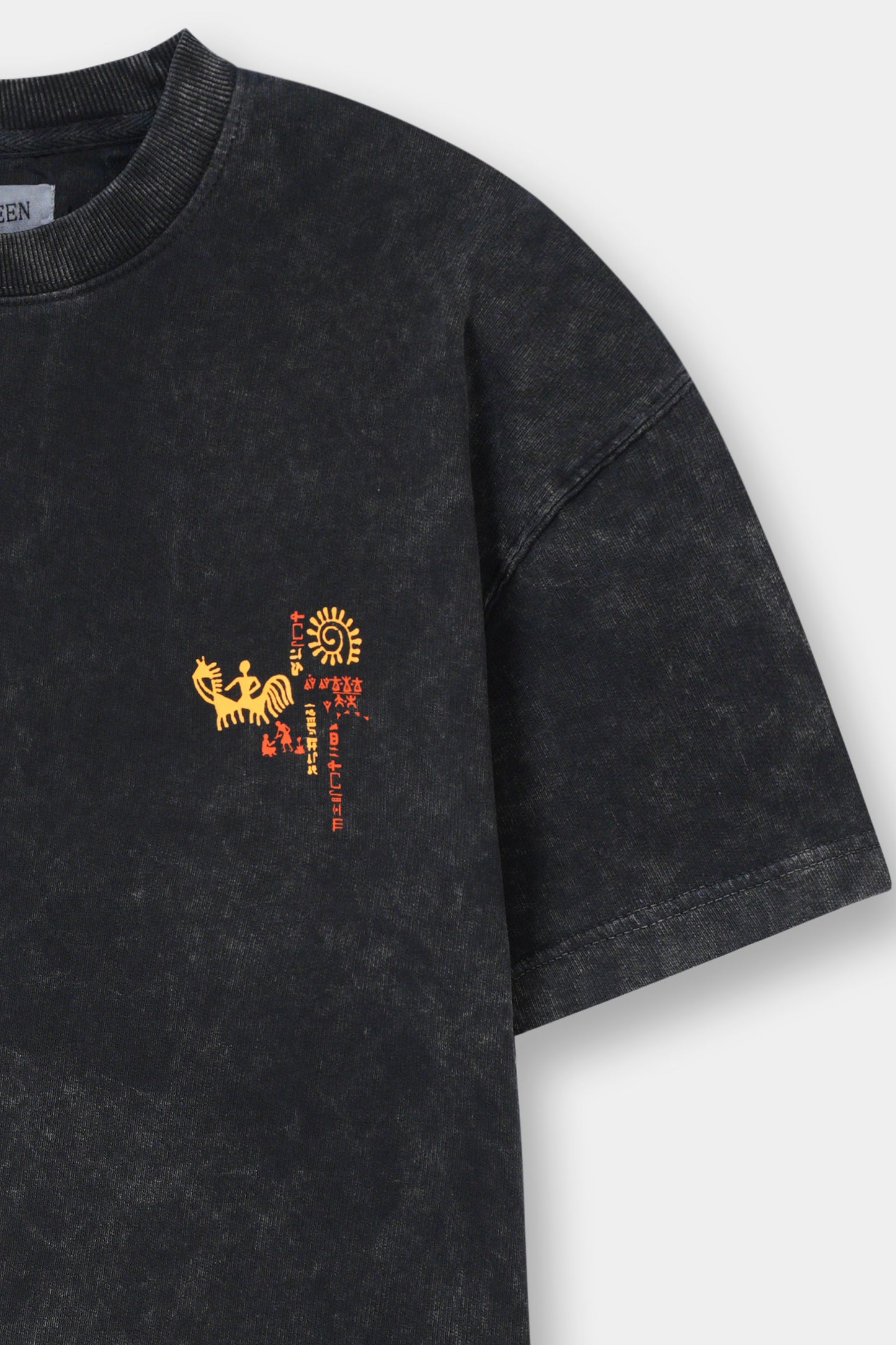 تي شيرت أسود مقاوم للأحماض