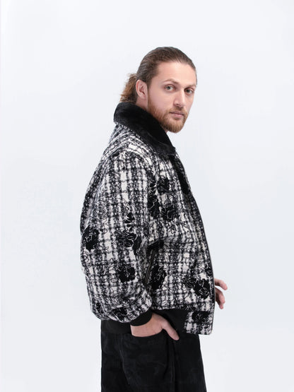 جاكيت جاكار فاخر من بتلات سوداء