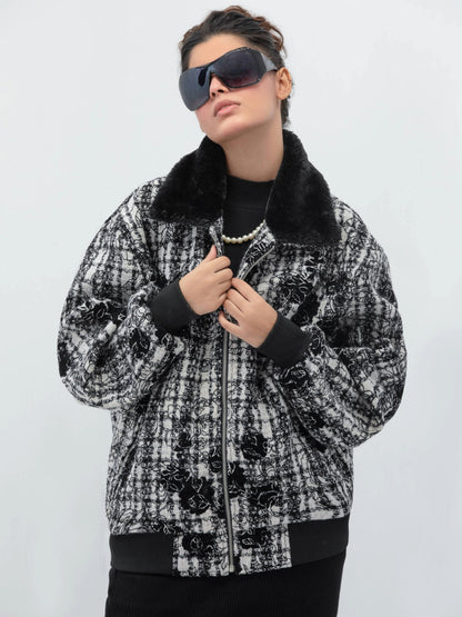 جاكيت جاكار فاخر من بتلات سوداء