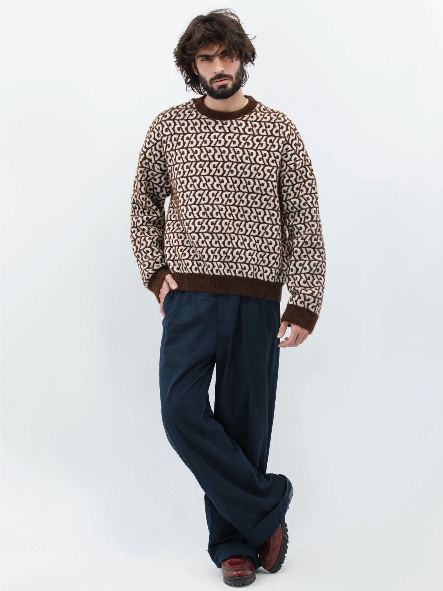 سترة بنمط متكرر مميز