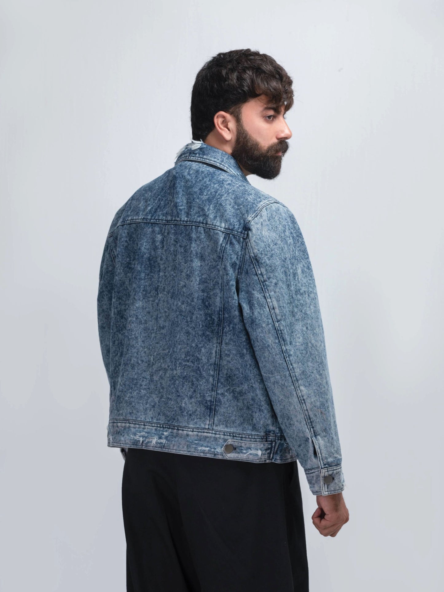 سترة جينز ممزقة مقاومة للأحماض