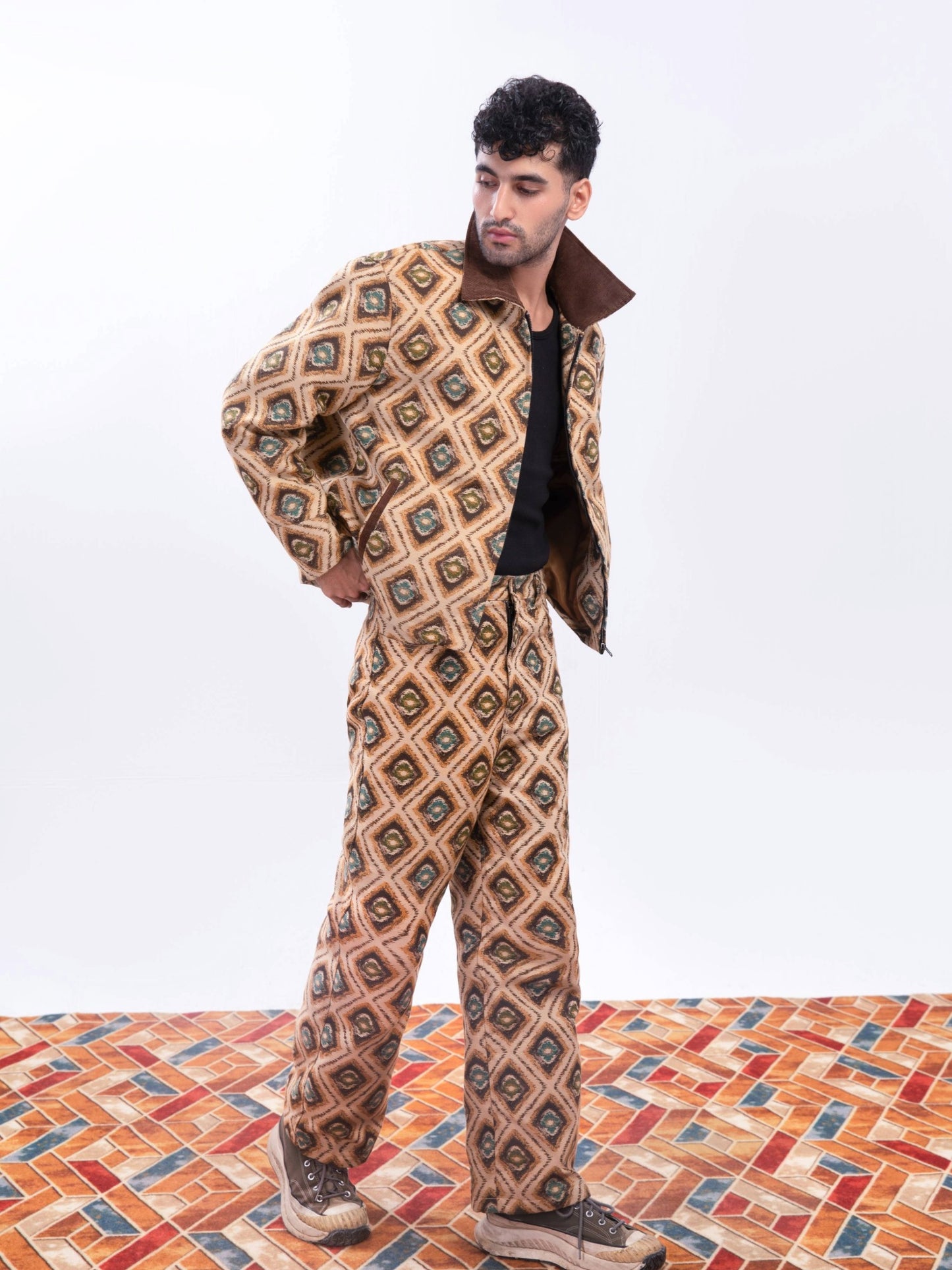 سترة منسوجة من الماس الفاخر