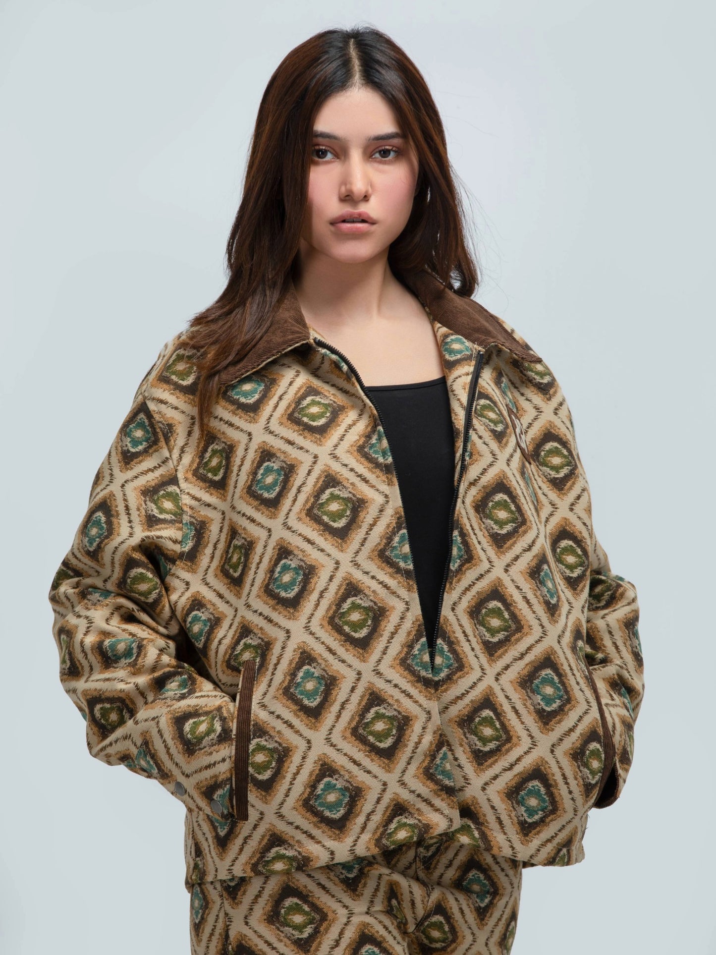 سترة منسوجة من الماس الفاخر