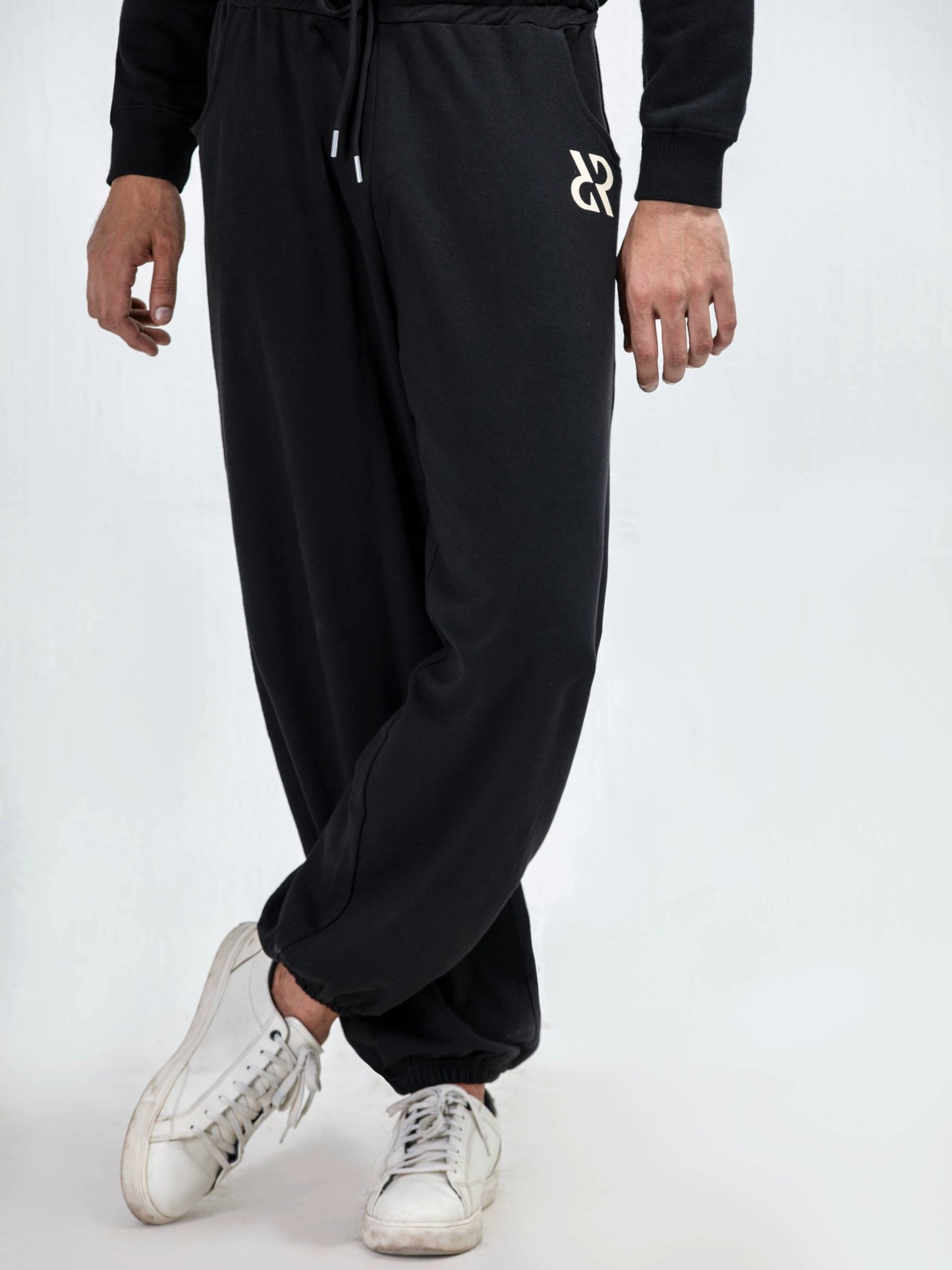 بنطال رياضي أسود مريح