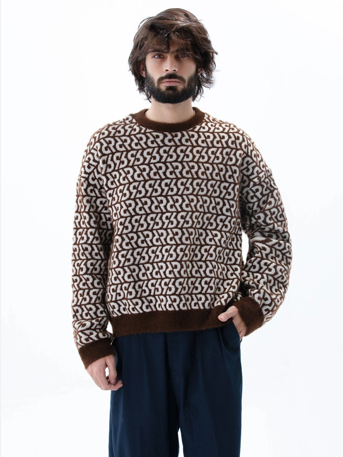 سترة بنمط متكرر مميز