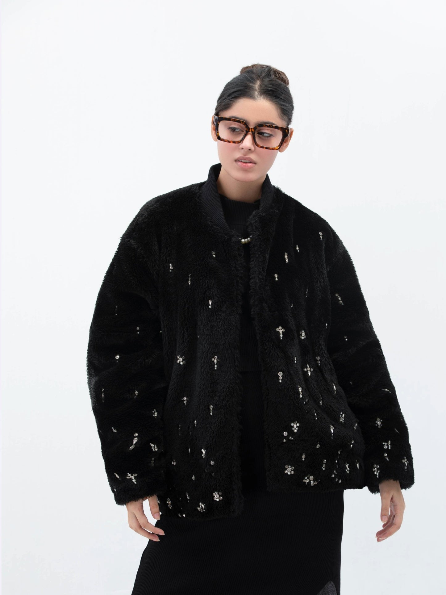 سترة مطرزة بضوء النجوم الأسود