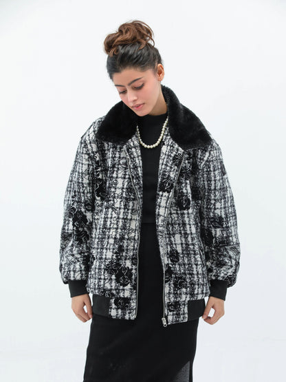 جاكيت جاكار فاخر من بتلات سوداء