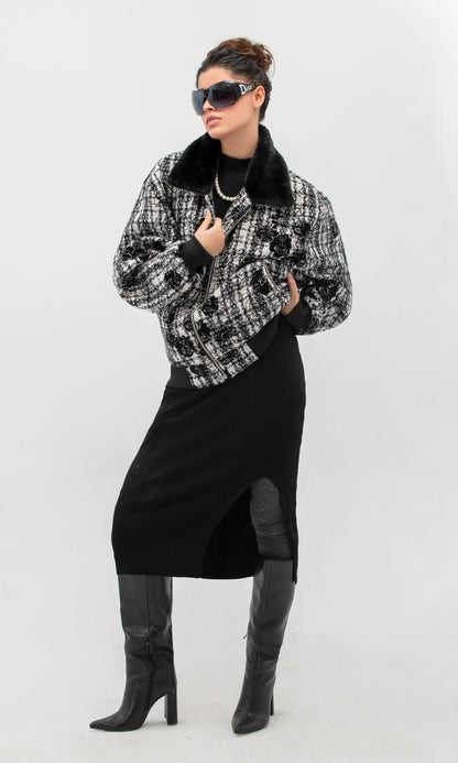 جاكيت جاكار فاخر من بتلات سوداء